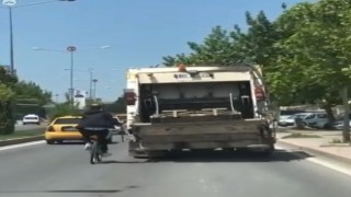 Elazığda bisikletlinin tehlikeli yolcuğu kameralara yansıdı