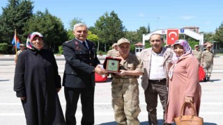 Elazığda özel birey asker olmanın gururunu yaşadı