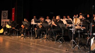 Elazığda Türk Halk Müziği Konseri mest etti