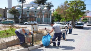 Emet Belediyesinden çevre düzenleme ve temizlik çalışmaları