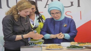 Emine Erdoğan mutfağa girdi yemek yaptı