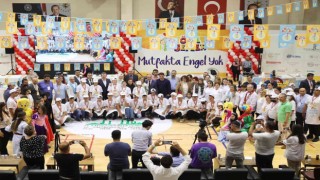 Engelli öğrenciler yemek pişirdi, lezzeti damaklarda kaldı
