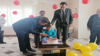 Engelli öğrenciye doğum günü sürprizi