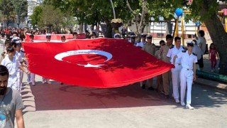 Erdekte Gençlik Yürüyüşü düzenledi