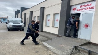 Erzincanda 4 kaçak göçmen taşıyan otobüs şoförü tutuklandı
