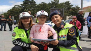 Erzincanda Yayalar İçin 5 Adımda Güvenli Trafik uygulaması yapıldı