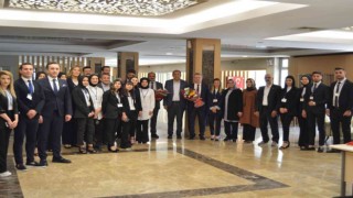 Erzurumda “Dünya idari personeller günü” paneli