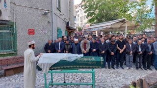 Esenlerde sokak ortasında öldürülen genç kız gözyaşlarıyla toprağa verildi