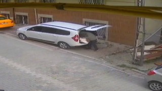 Esenyurtta eve girip kontak anahtarı çaldı, aracı soyarken yakalandı
