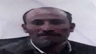 Eşini bıçakla, 2 çocuğunu da balkondan atarak öldürüp intihara teşebbüs eden baba öldü