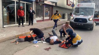 Eşini bıçakla, 2 çocuğunu da balkondan atarak öldürüp intihara teşebbüs etti
