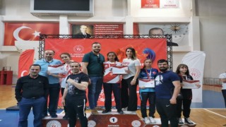 Eskişehirli sporcular bilek güreşi şampiyonasından derecelerle döndü