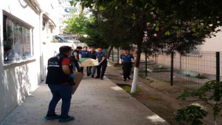 Evinin balkonunda ölü bulundu