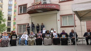 Evlat nöbetindeki anneden oğluna çağrı