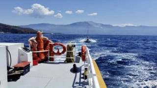 Fethiye Ölüdenizde sürüklenen tekne kurtarıldı