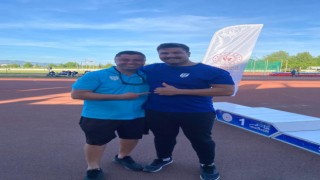 Fırlattığı gülleleri Türk spor tarihine bağışlıyor