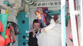 Fotoğraf çekimine giden gelin ve damat, kazada yaralandı