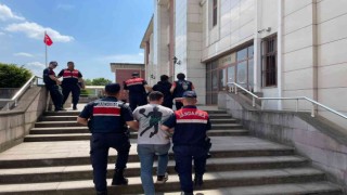 Fotokapana yakalanan kablo hırsıları tutuklandı