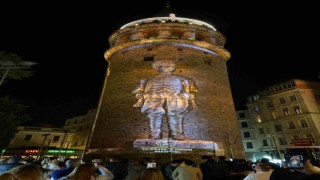 Galata Kulesinde özel ışıklandırmalarla 19 Mayıs kutlaması