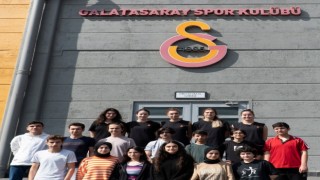 Galatasaray Kadın Voleybol Takımı ile TOÇEV çocukları voleybol maçı yaptı
