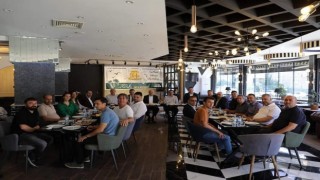 Gazeteciler kahvaltıda buluştu