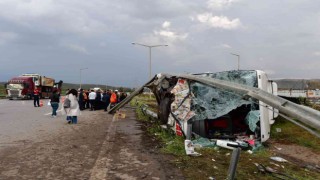 Gaziantepte yolcu otobüsü ile tır çarpıştı: 14 yaralı