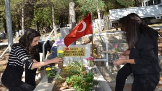 Gediz Sağlık Hizmetleri MYOda, “Mezarlıklarımızı çiçeklendiriyoruz” isimli proje