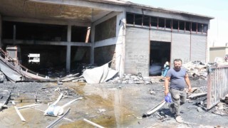 Geri dönüşüm malzemelerinin bulunduğu dükkanda çıkan yangın korkuttu