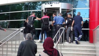 Gözaltındaki genç adliyede intihar etti