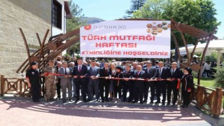 Gümüşhanede eğitim gören yabancı uyruklu öğrenciler Türk yemeklerini çok sevdi