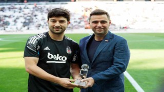 Güven Yalçına 100. maç plaketi