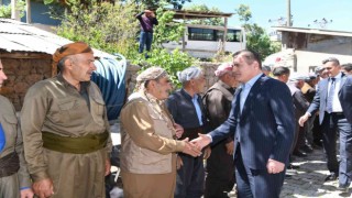 Hakkari Valisi Akbıyık sınırda ziyaretlerde bulundu