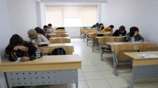 Haliliyede gençler deneme sınavları ile üniversiteye hazırlanıyor