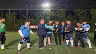 Hanönüdeki halı saha futbol turnuvasında kupa gençlerin oldu