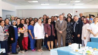 Hastane yönetiminden hemşirelere özel kutlama