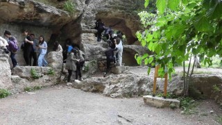 Hatayda kısa süreli dolu yağışı zor anlar yaşattı