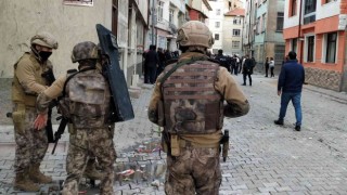 Havaya rastgele ateş etti, özel harekat polisi yakaladı