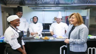 Hayran kaldığı lezzetler için eğitim alıyor