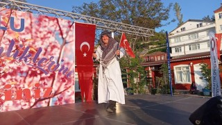 Hıdırellez şenliğinde kıyafetleri ile yarıştılar