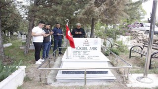 Hisarcıkta arife günü vatandaşlar mezarlığa akın etti