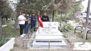 Hisarcıkta arife günü vatandaşlar mezarlığa akın etti