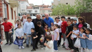 Hisarcıkta bayram adağı dağıtma geleneği