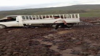 Iğdırda sağanak sele neden oldu, köy yolu ulaşıma kapandı