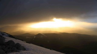 Ilgaz Dağının zirvesinde mest eden gün batımı