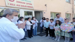 İlkokulu öğrencilerinden sağlık çalışanlarına Maskeler Çiçek Açtı