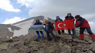 İnegöl Belediyesporlu dağcılar Hasan Dağına tırmandı