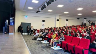 İngilizce öğretiminde yeni teknolojilerin entegrasyonu için bir araya gelindi