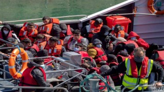 İngiltere, yasa dışı göçmenleri 14 Haziranda Ruandaya göndermeye başlayacak