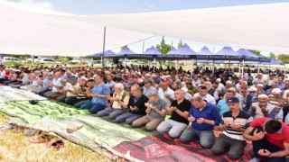 İnönüde 2 bin kişi yağmur duası için bir araya geldi