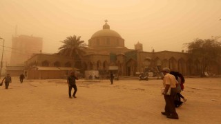 Irakta kum fırtınası 4 bin kişiyi hastanelik etti